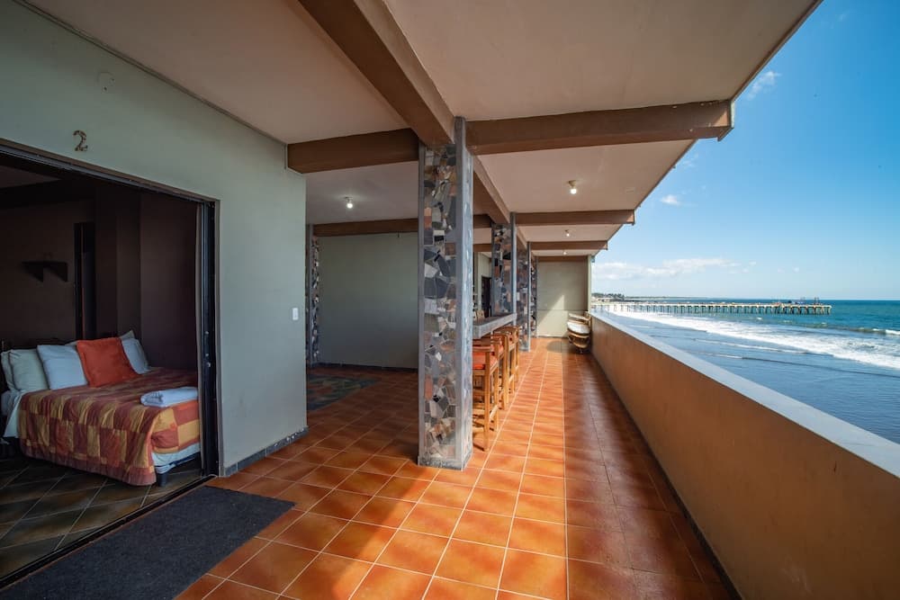 Ast Surf Hotel