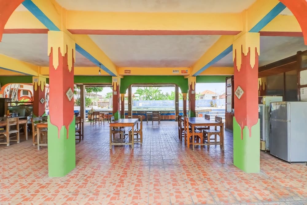 OYO 91042 Hawaina Hotel