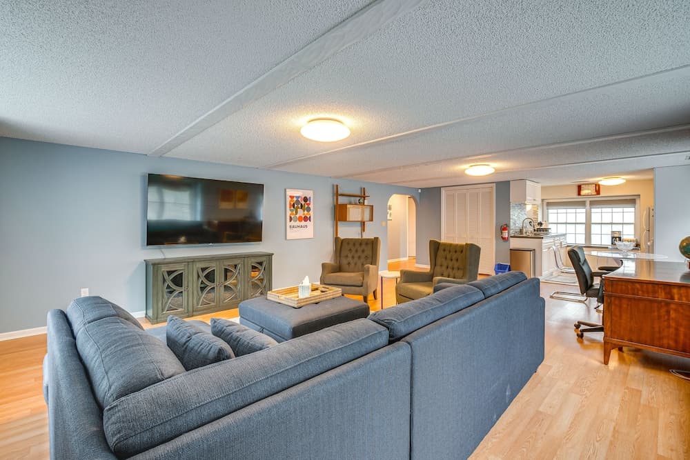 7 Mi to Newark: Montclair Vacation Rental