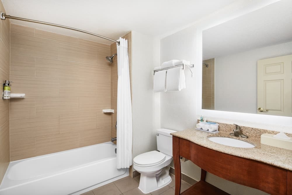 Holiday Inn Express & Suites Jacksonville SE- Med Ctr Area by IHG