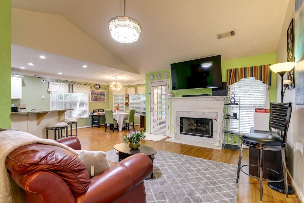 Cozy Georgia Retreat w/ Air Hockey Table & Sunroom