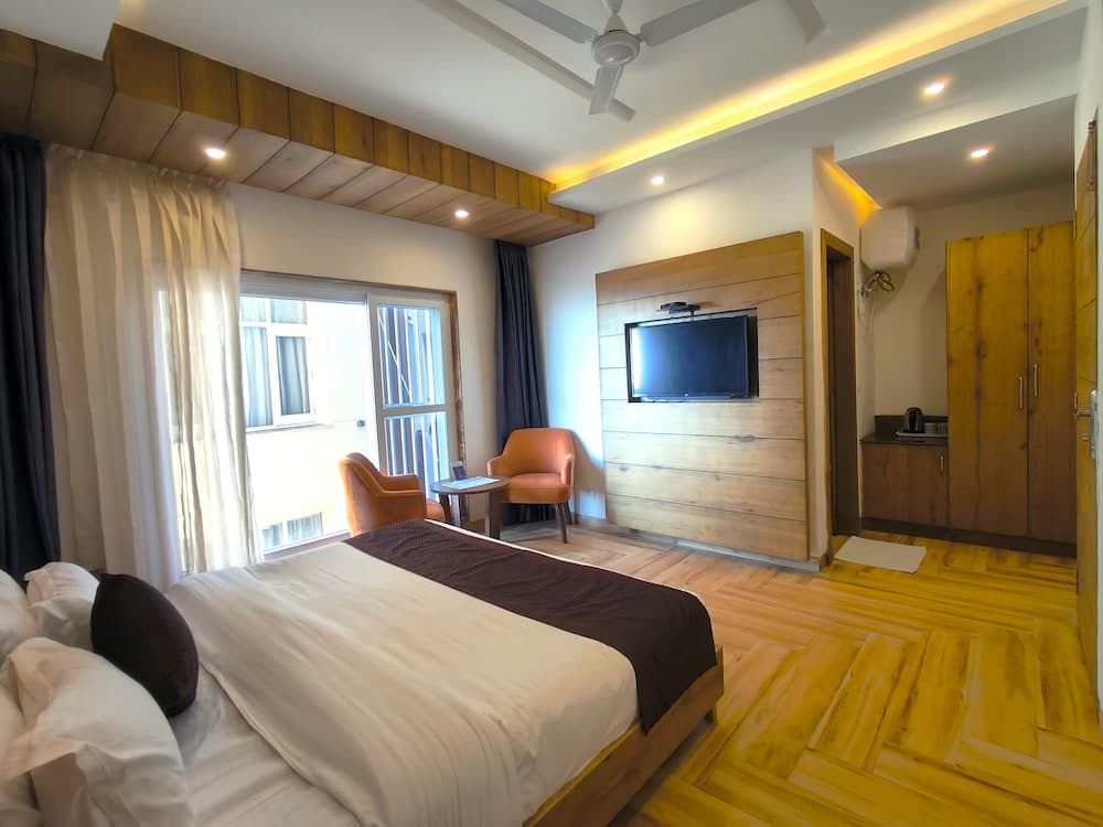 Luxury Inn by Stotrak Hotels