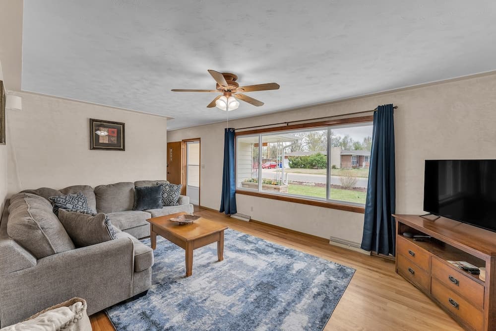 Cozy Loveland Ranch Perfect For Relaxation 3 Bedroom Home