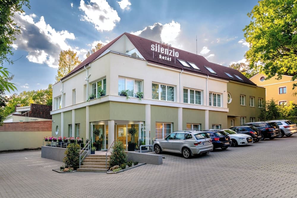 Hotel Silenzio
