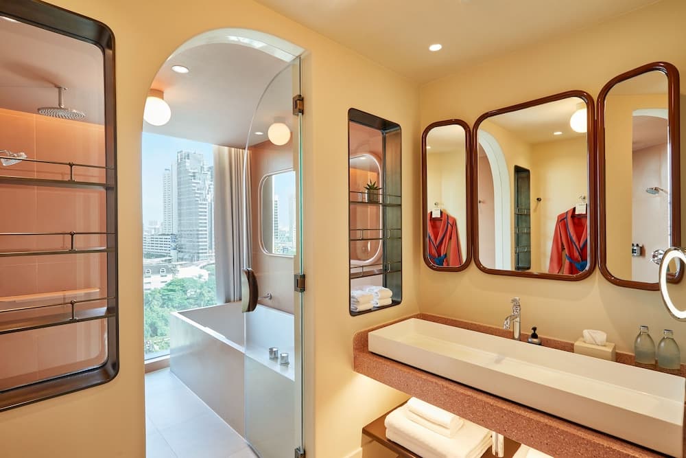 The Standard, Bangkok Mahanakhon