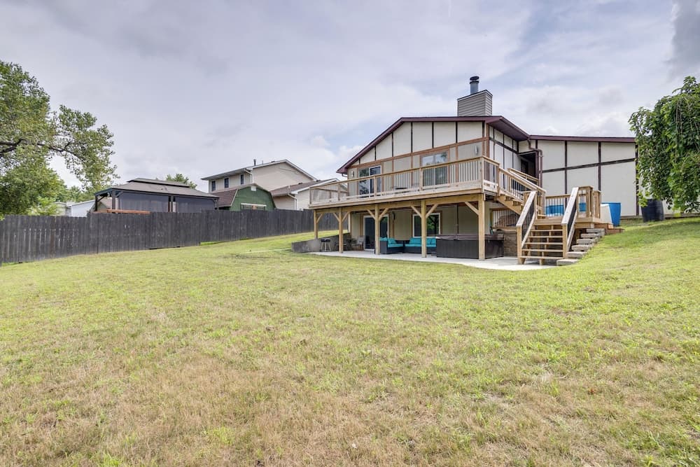 Lakefront Family Home 13 Mi From Gateway Arch!