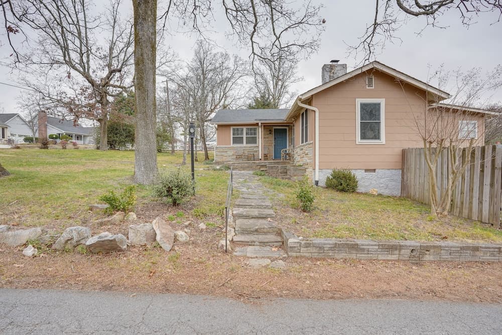 Rossville Home Near Downtown & Lookout Mountain!