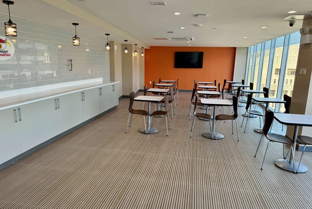 Super 8 By Wyndham Bronx Near Stadium