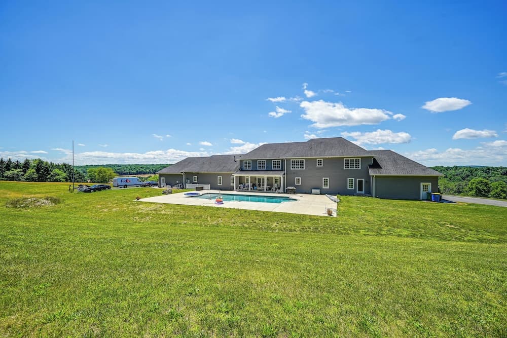 Hanover Retreat w/ Pool, Near Codorus State Park!