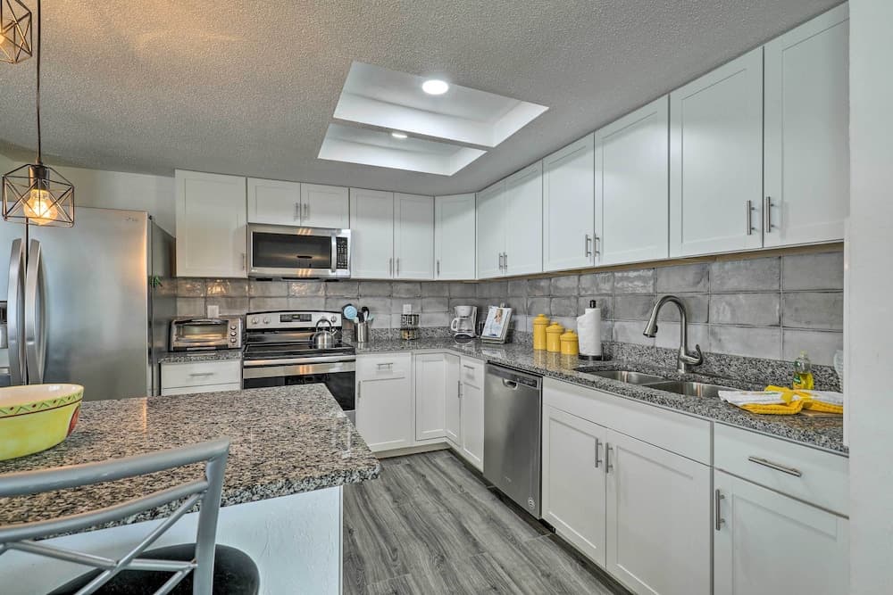 Charming Home w/ Patio, 7 Mi to Sunset Beach!