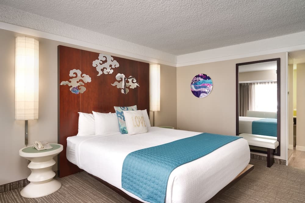 Atrium Hotel at Orange County Airport