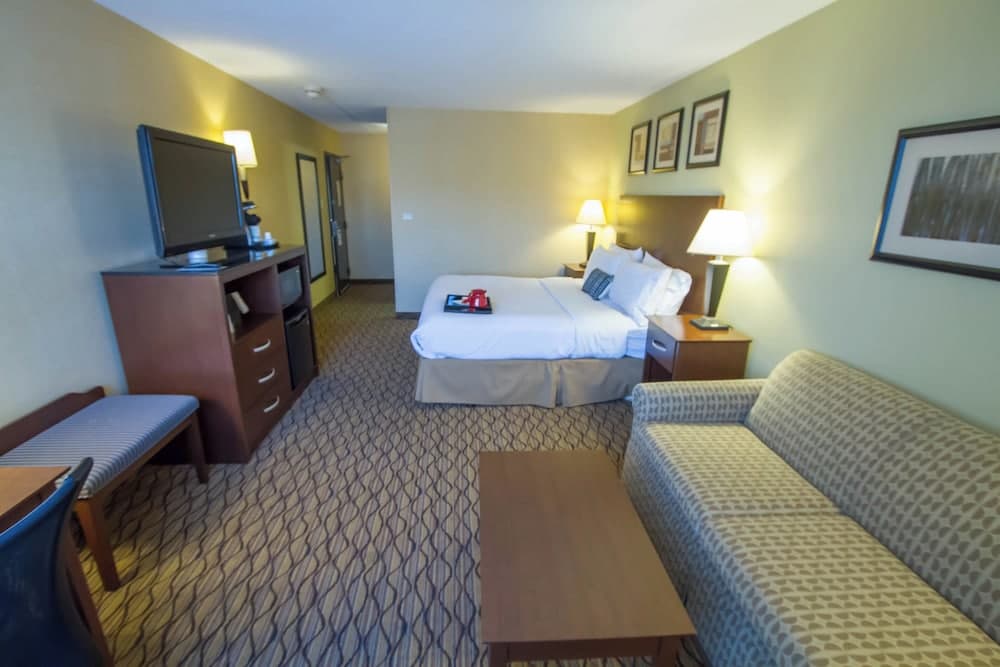 Holiday Inn Bloomington Airport South Mall Area by IHG