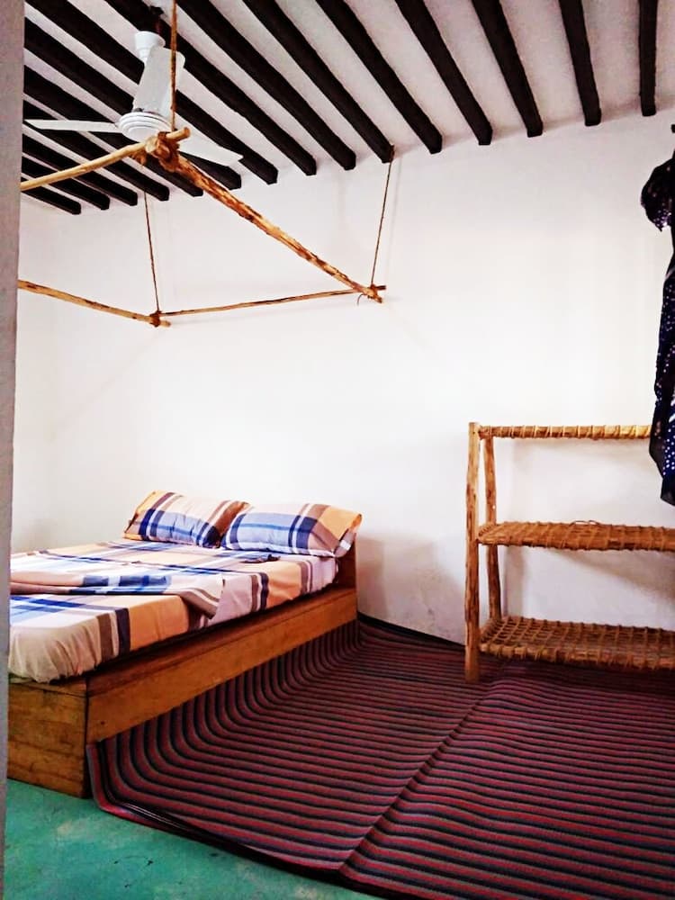 Tuna Lodge
