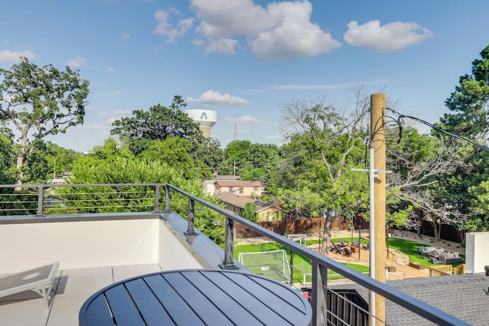 Townhome Near At&t Stadium: Great for Game Day!