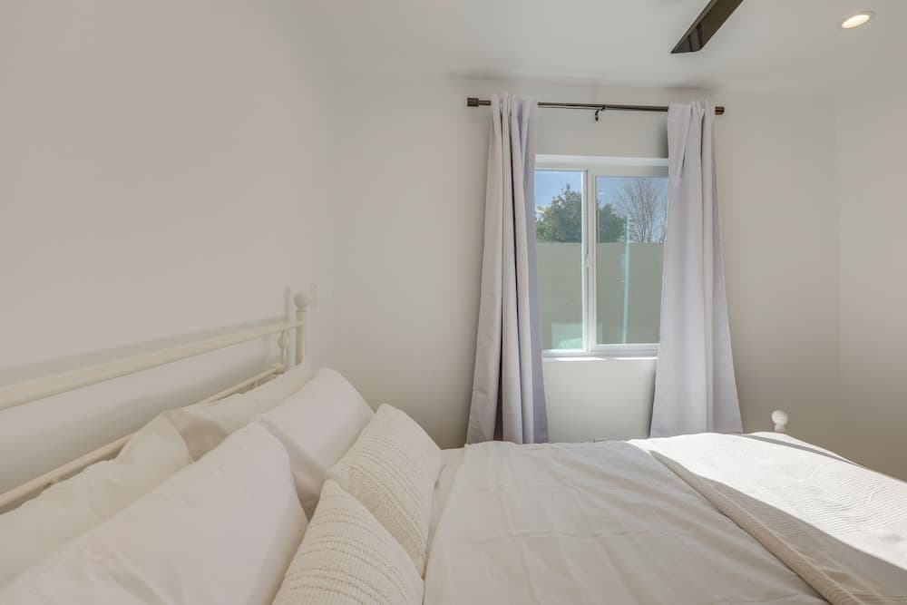 35 Mi to LA: Modern Apartment in Chino!