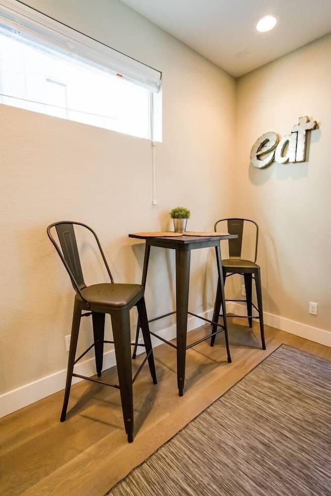 Mile High Lifestyle Townhome in Golden Triangle Rooftop Views