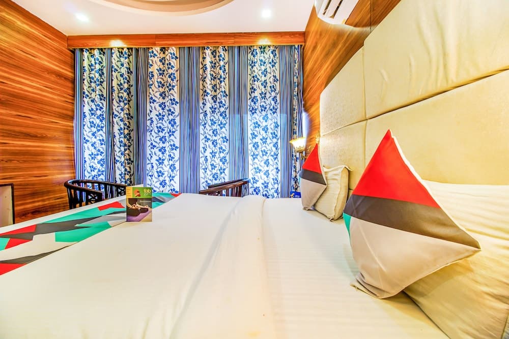 FabExpress Grand Inn
