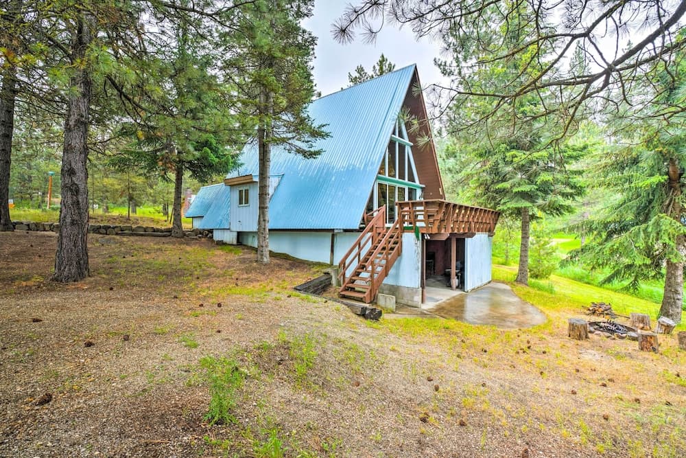 Cascade A-frame Cabin w/ Lake Views!