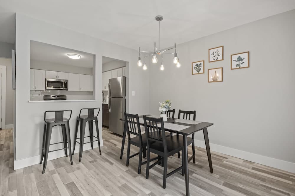 2BR Stay Close to Downtown