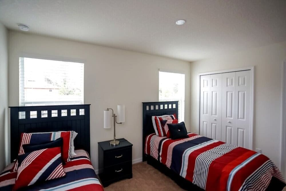 Spacious At The Bellavida Resort 220 6 Bedroom Home by RedAwning