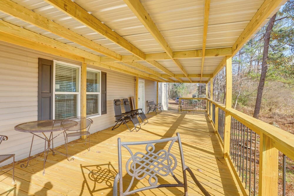 Lakefront Wetumpka Escape w/ Furnished Deck!