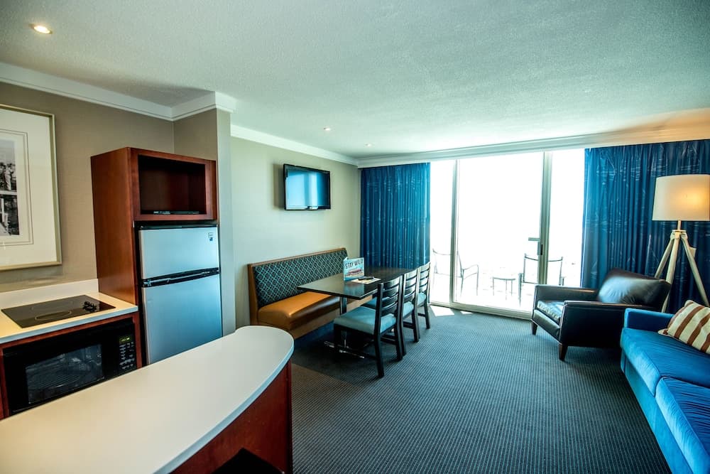 Port Royal Oceanfront Hotel