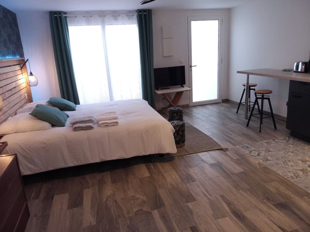 Modern Studio - 2P - Orly