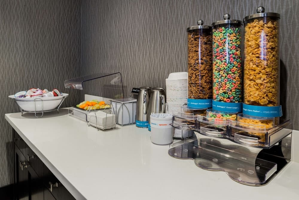 Hampton Inn & Suites Wixom