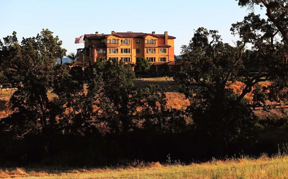 Bellasera Hotel & Suites Paso Robles, Tapestry by Hilton