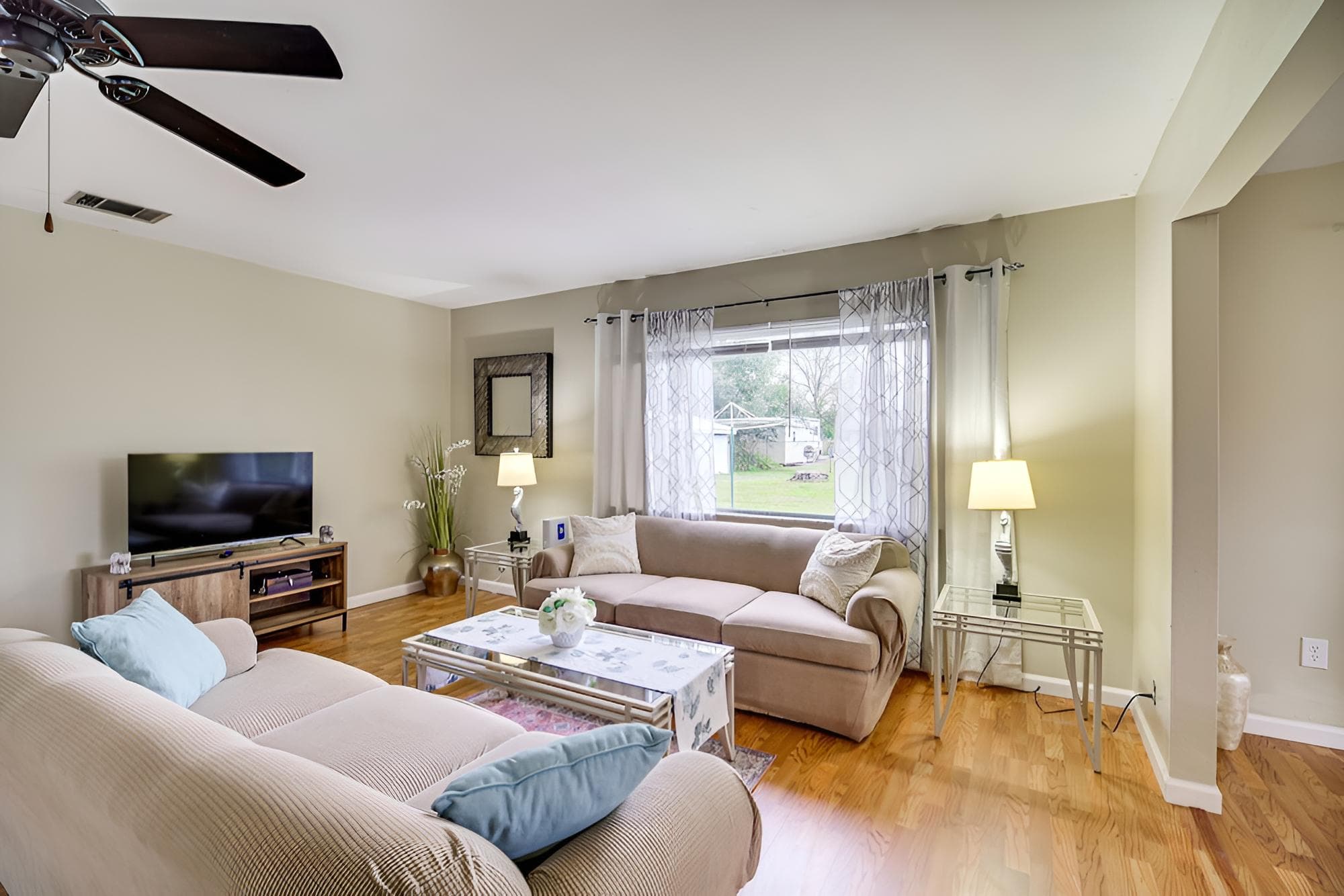 Palm Bay Home w/ Screened Porch - 8 Mi to Beaches!