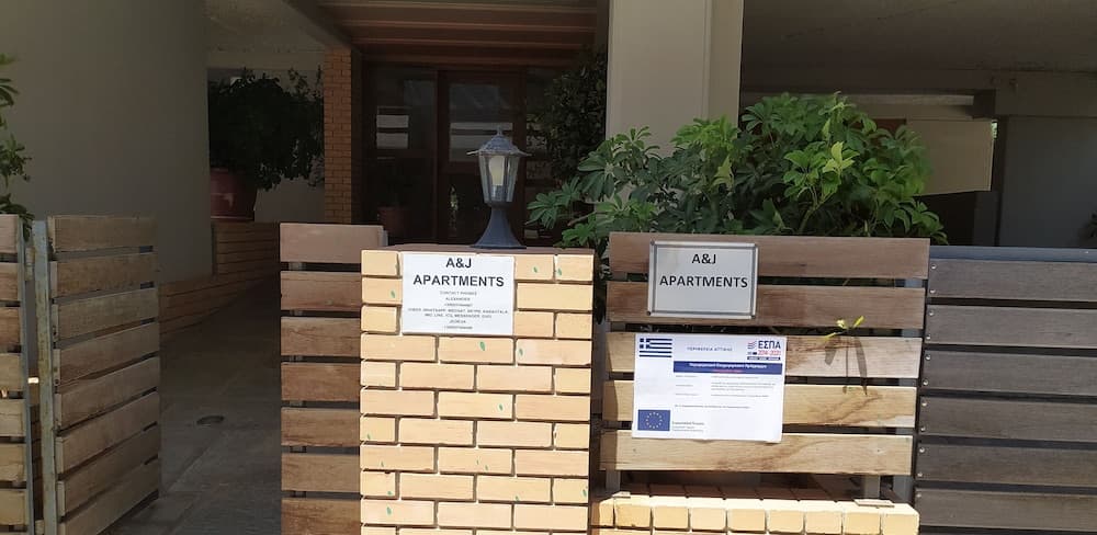 A&J Apartments or Rooms athens airport