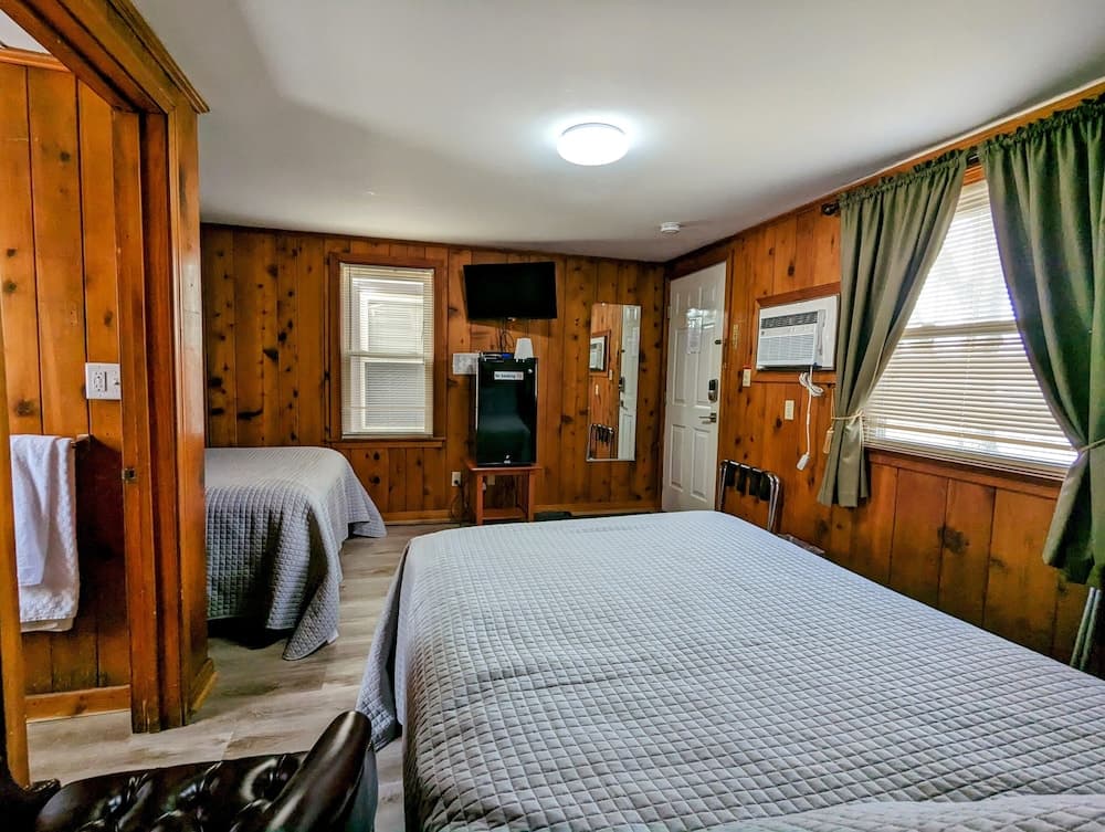 Riverside Motel