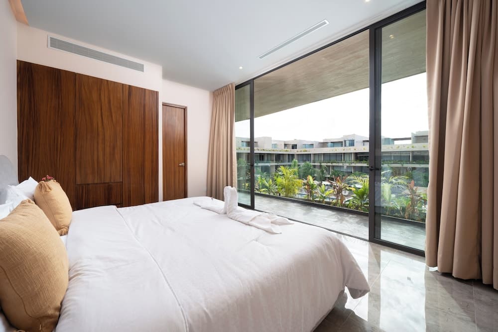 Mistiq Luxury Condo