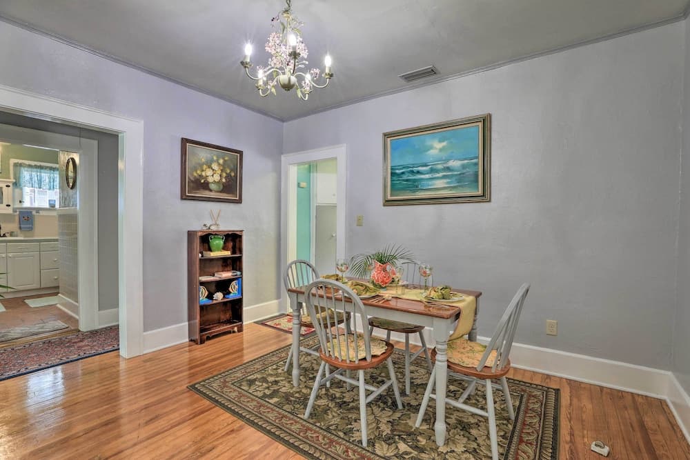 Historic Bradenton Cottage ~ 1 Mi to Downtown