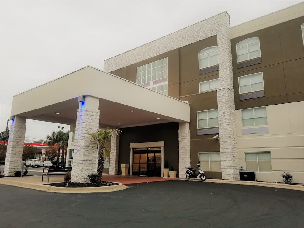 Holiday Inn Express Columbia NE - Fort Jackson by IHG