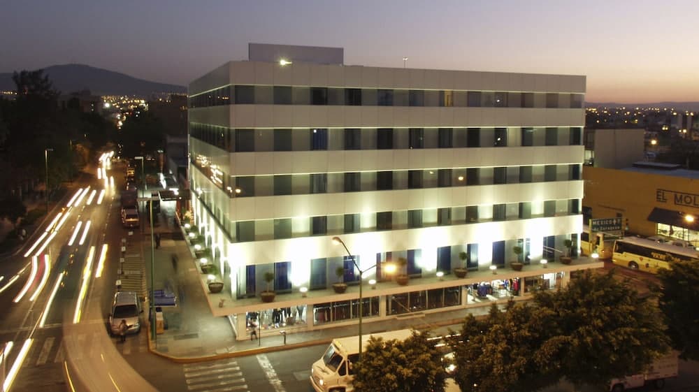 HI Hotel Impala