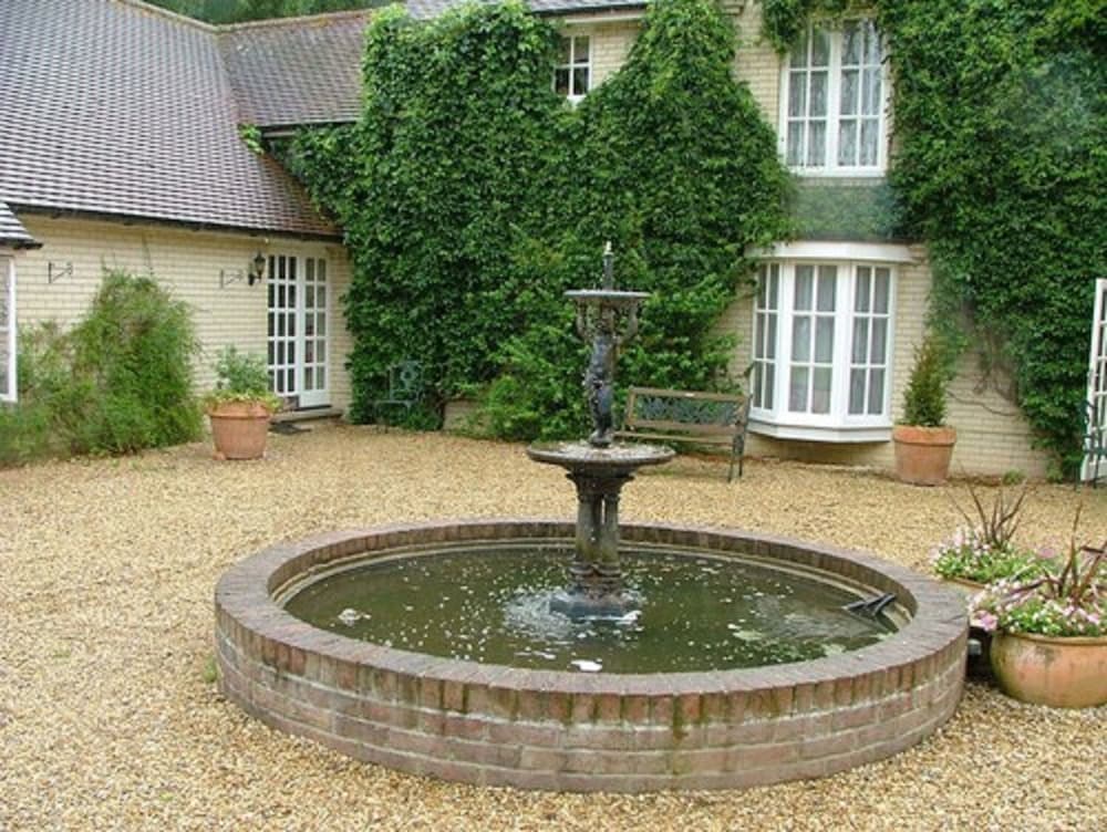 Esseborne Manor Hotel
