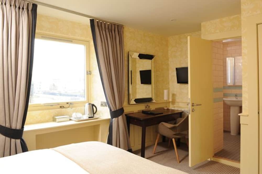 Grove House Hotel