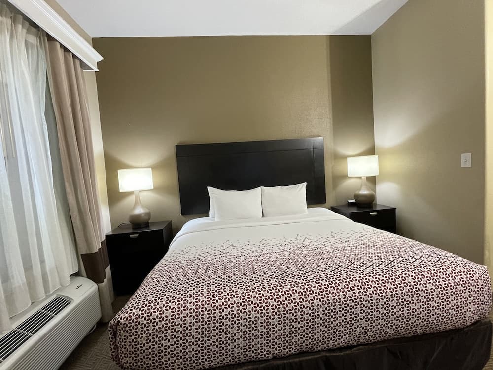 Spark by Hilton Houston Hobby Airport