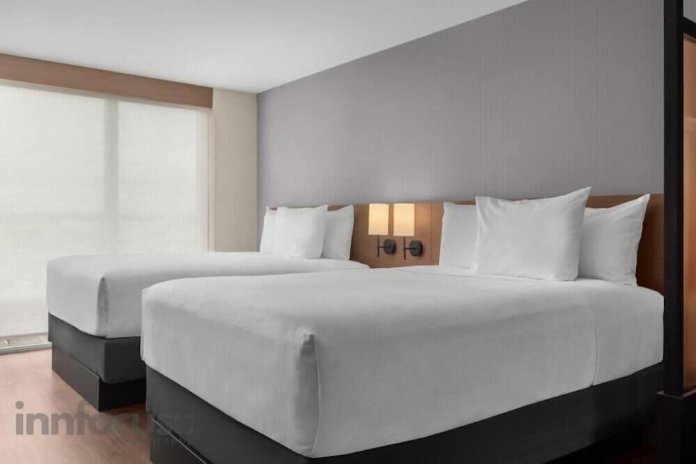 Hyatt Place Toronto Airport