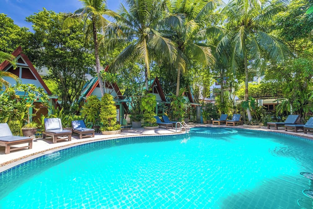 Meet Holiday Hotel