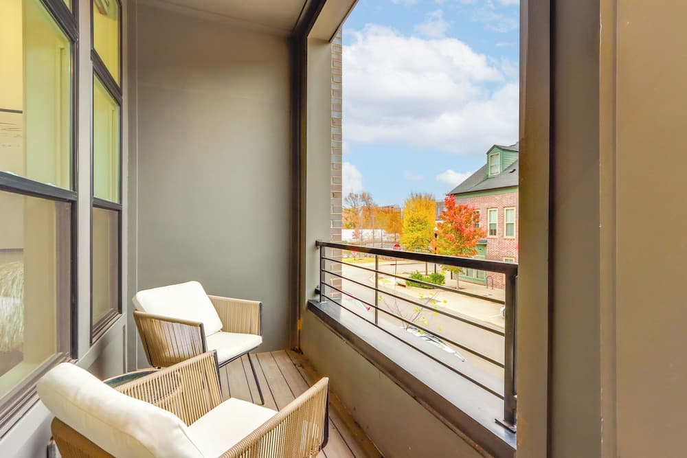 Near Downtown: Luxury Townhome in Bentonville!