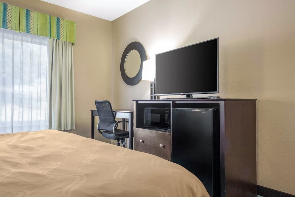 Quality Inn & Suites Arnold - St Louis