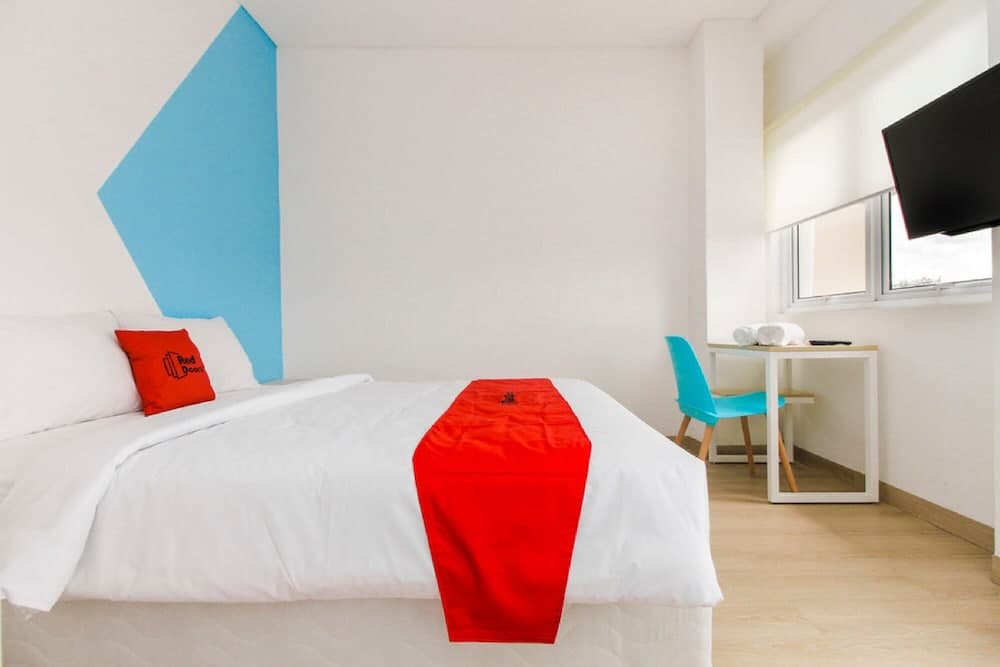 RedDoorz Plus @ Catania Soma Rajawali