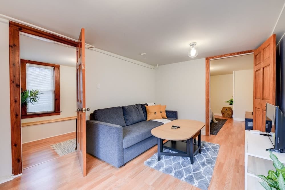 Quaint And Charming 2br Apt In Central Oakland 2 Bedroom Apts by Redawning
