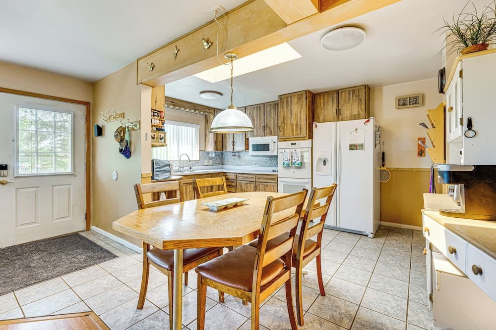 Near Family-friendly Attractions: Northglenn Home!