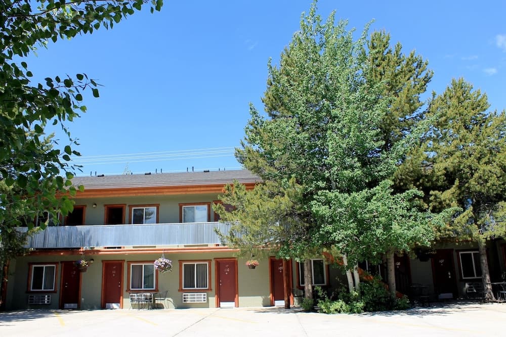 Moose Creek Inn