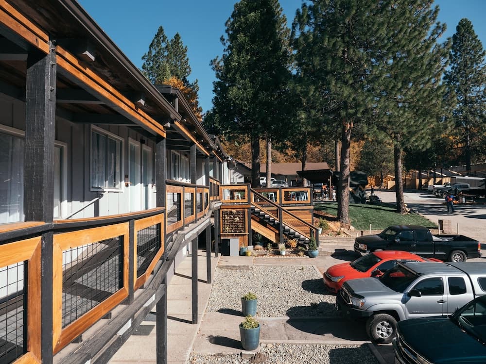 Summit View Inn