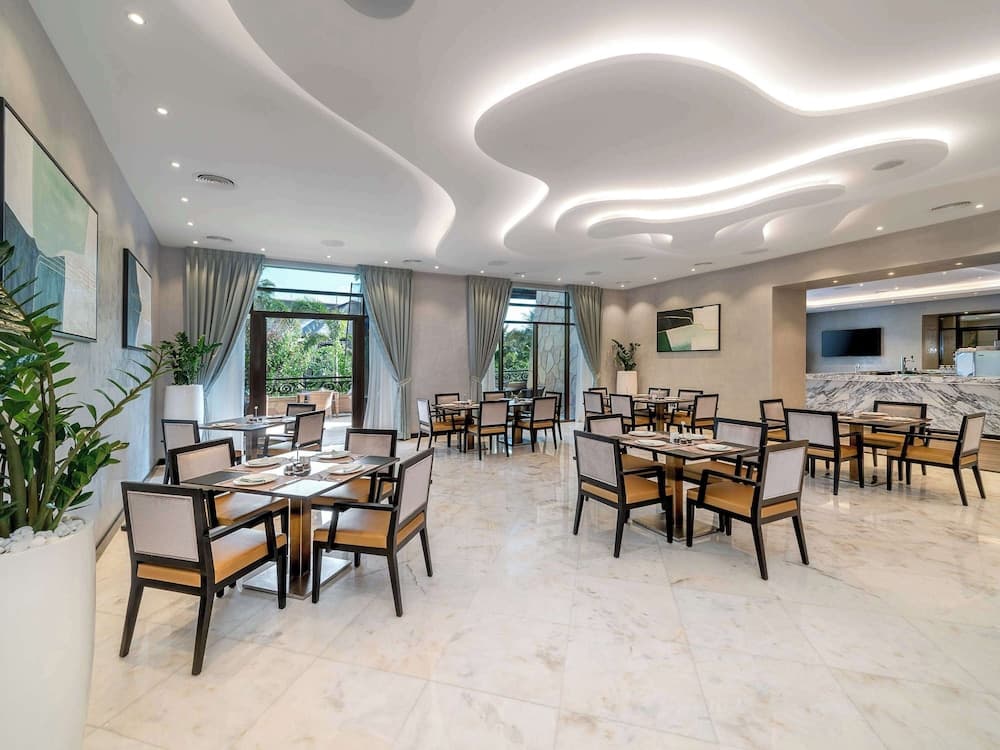 Sofitel Dubai The Palm Resort & Spa