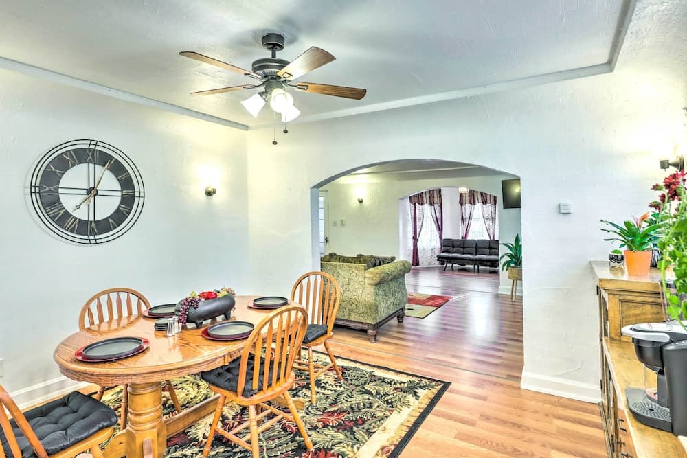 Charming Milwaukee Retreat ~ 5 Mi to Downtown